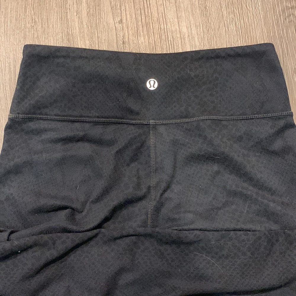 Lululemon Mid-Rise 7/8 Snake Print Legging